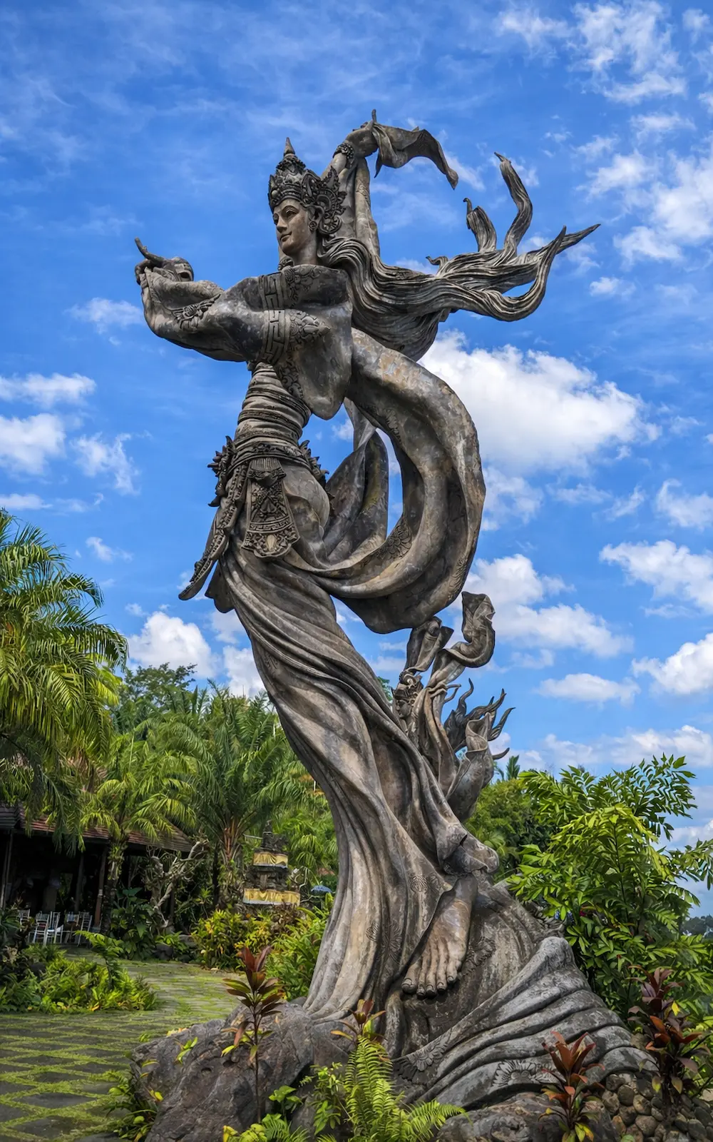 Local community experience and cultural connection