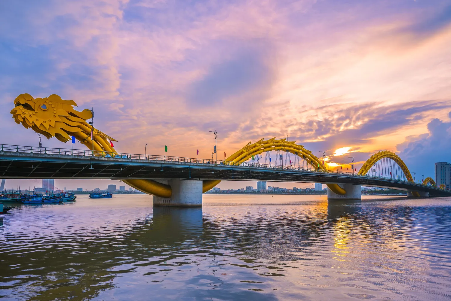 Dragon Bridge over the Han River, Da Nang