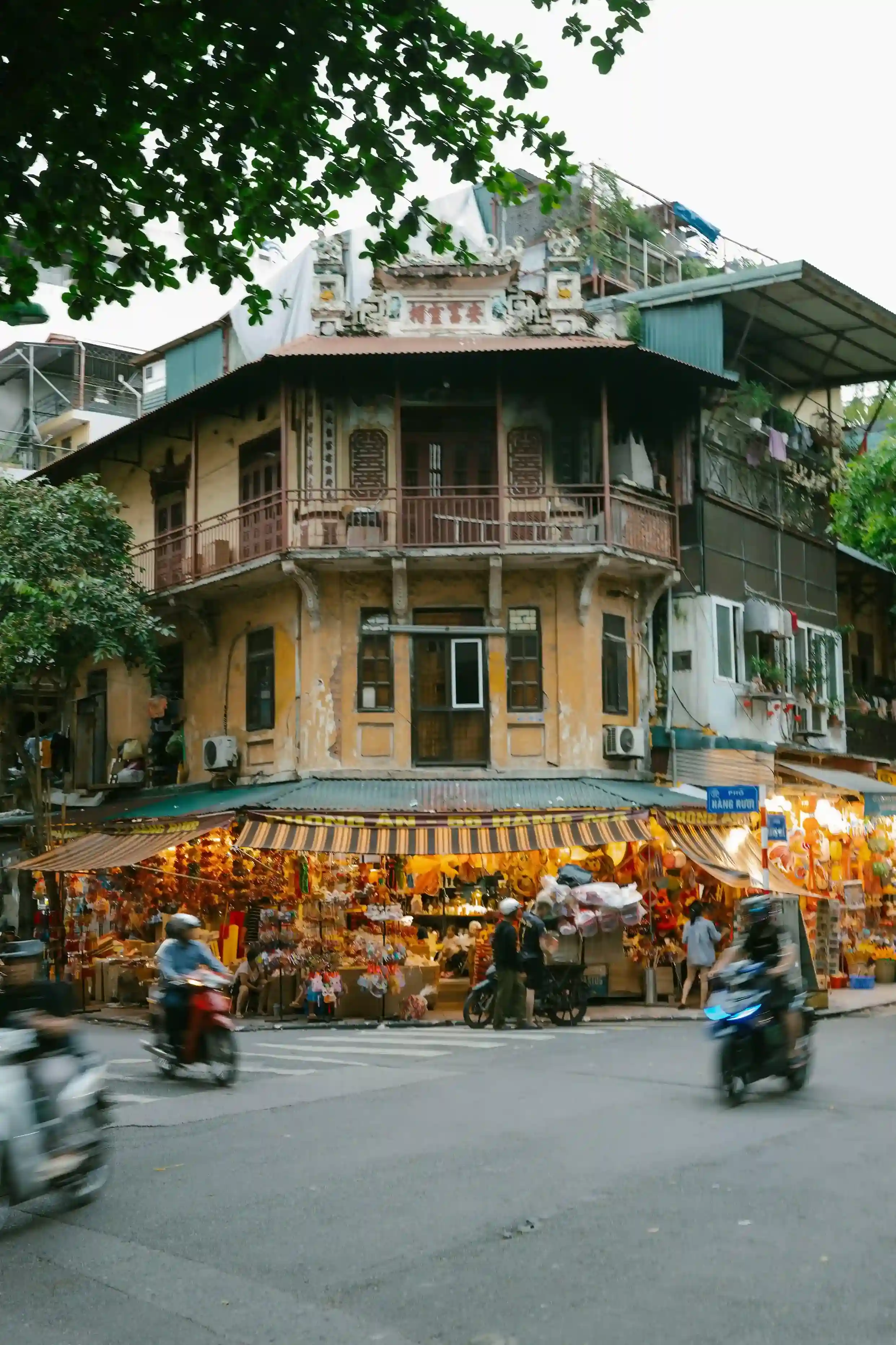 Hanoi Old Quarter street life