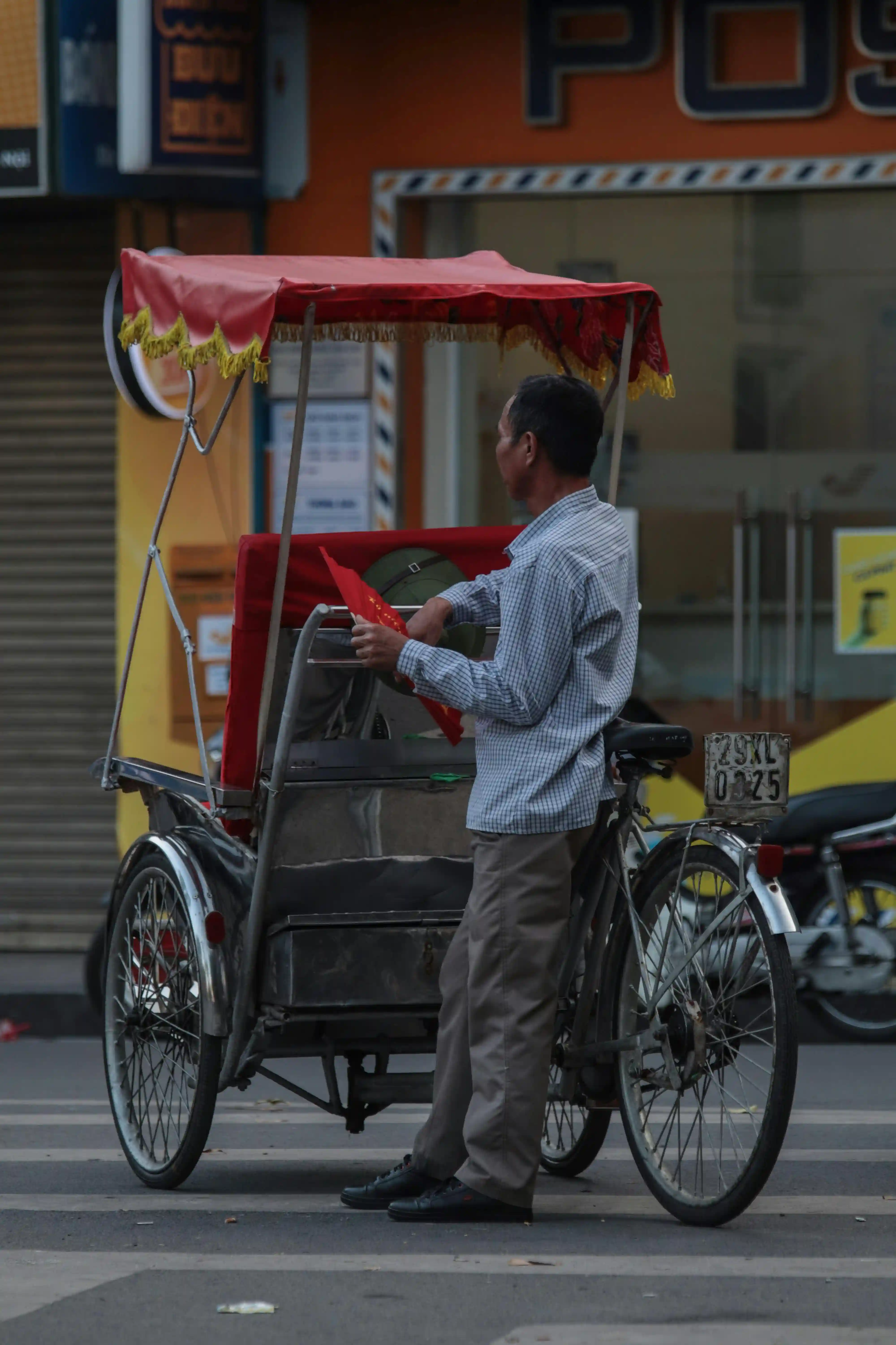 Street transportation in Hanoi